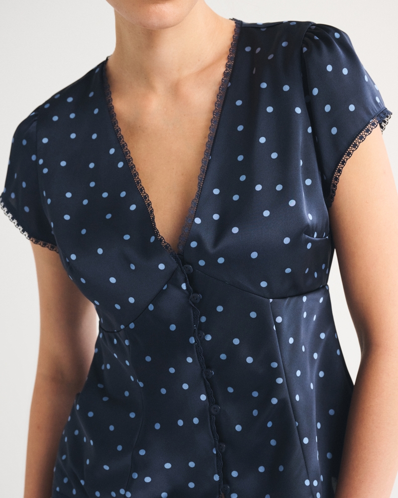 Slim Satin Short-Sleeve Blouse 상세 이미지 3