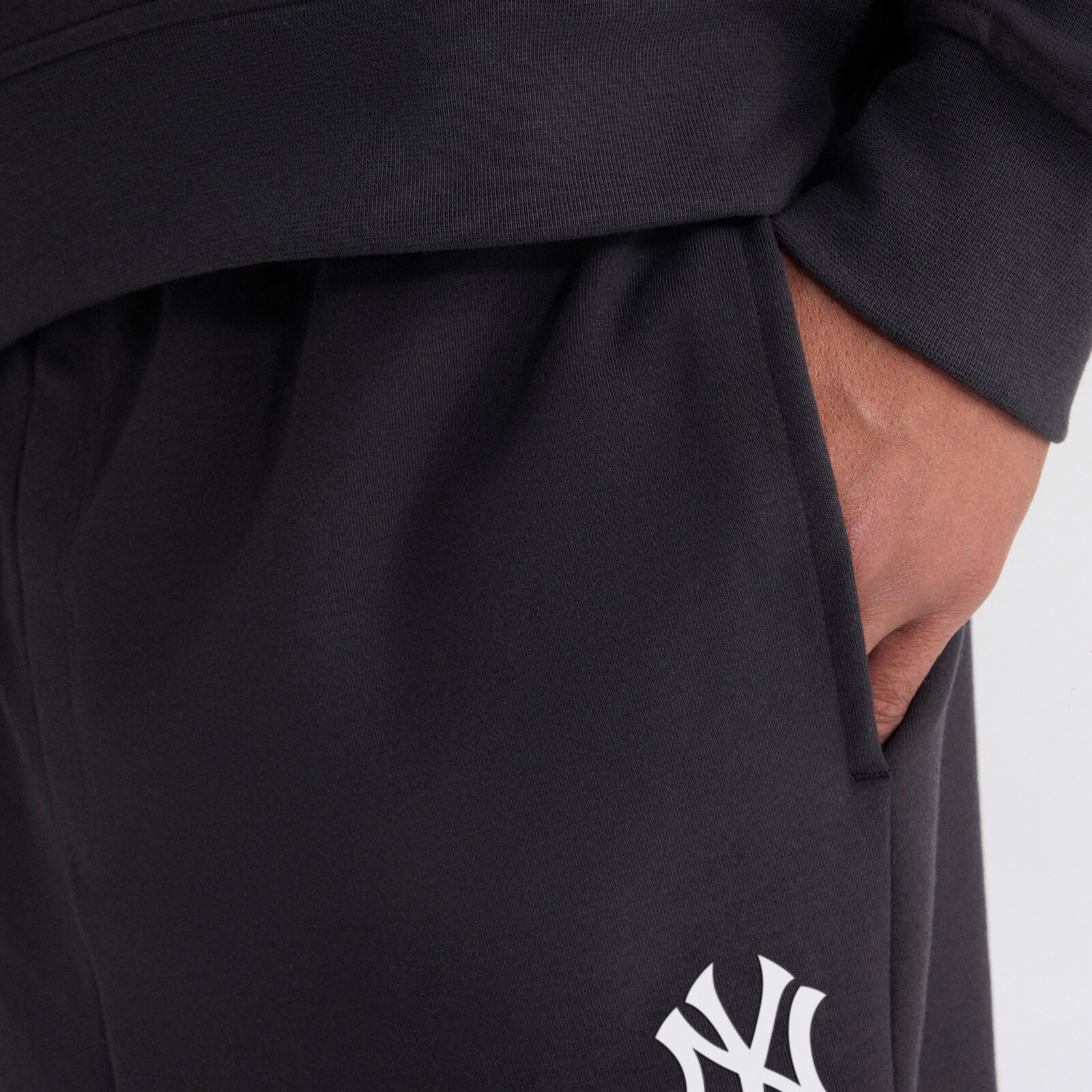남성용 New York Yankees Fanatics 차콜 Clutch Fleece 트라이블렌드 조거 팬츠 상세 이미지 6