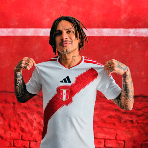 Peru 26 Home Authentic Jersey