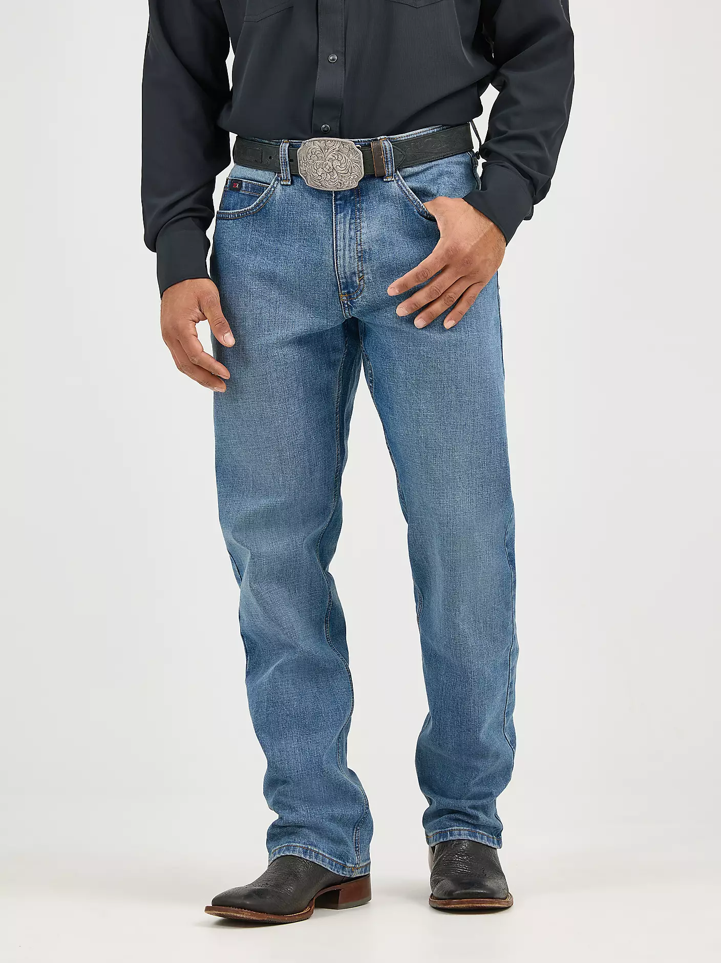남성 Wrangler® 20X® 01 컴피티션 아드미럴 블루 액티브 플렉스 루즈핏 진 상세 이미지 2