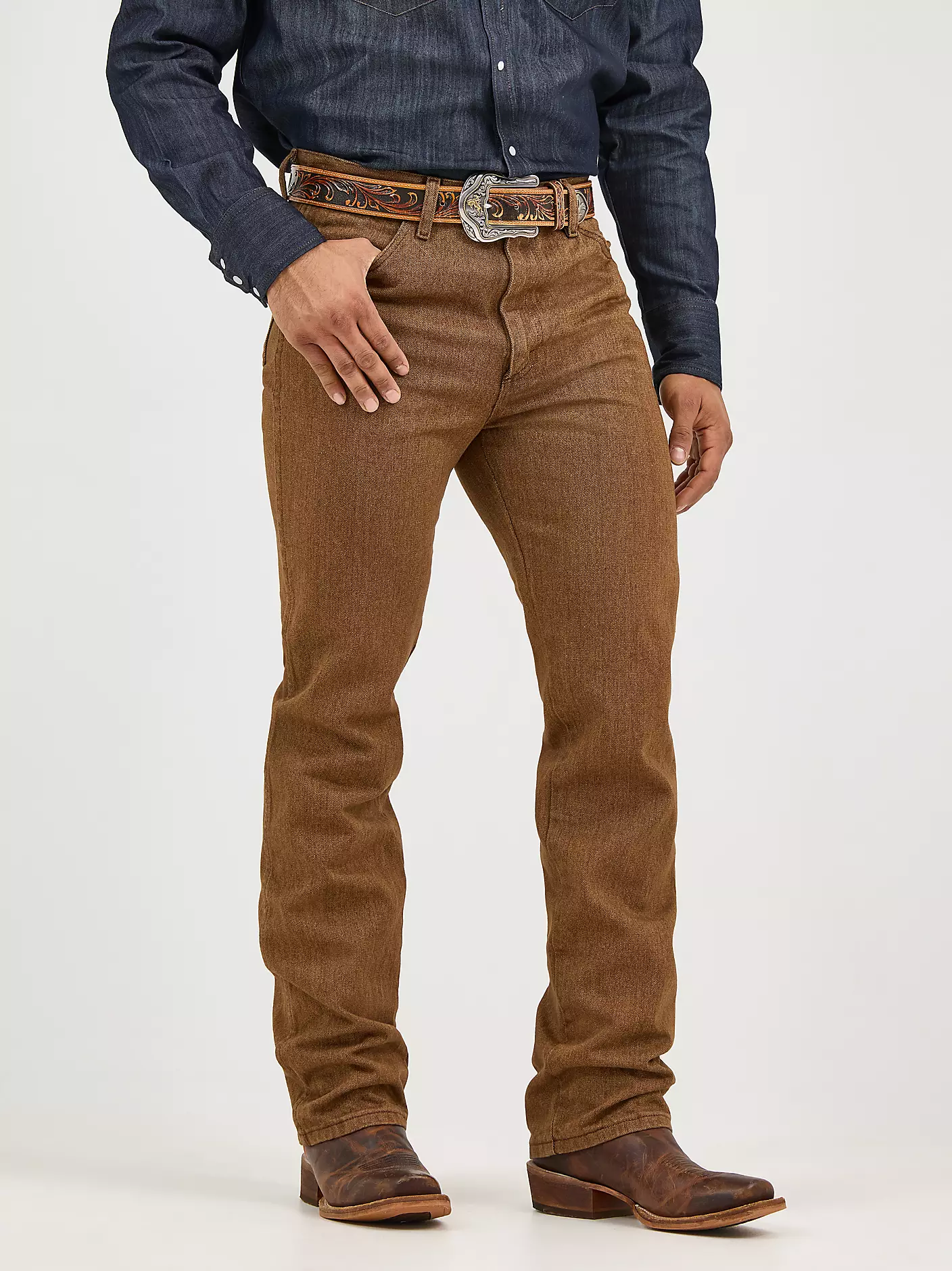 블랙 위스키 색상의 카우보이 컷® 슬림 핏 남성용 청바지 (Wrangler®) 상세 이미지 2