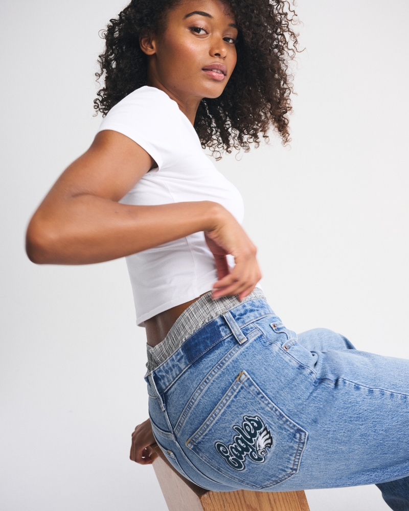Curve Love High Rise 90s Relaxed Philadelphia Eagles Embroidered Jean 상세 이미지 2