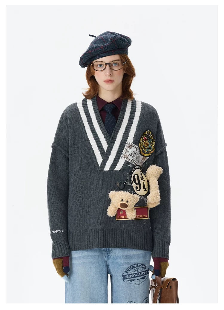 Harry Potter × 13DE MARZO 플랫폼 9¾ 베어 브이넥 스웨터 상세 이미지 2