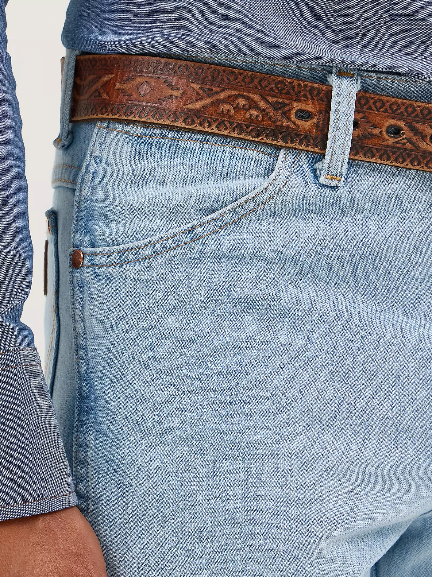 ® 카우보이 컷® 슬림 핏 블리치 진 상세 이미지 6